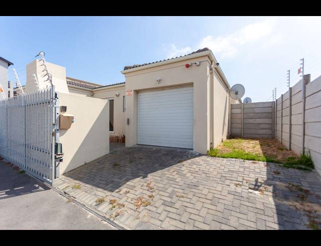 2 BEDROOM HOUSE RENTED IN PARKLANDS EAST